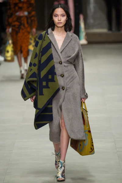 Look 27
